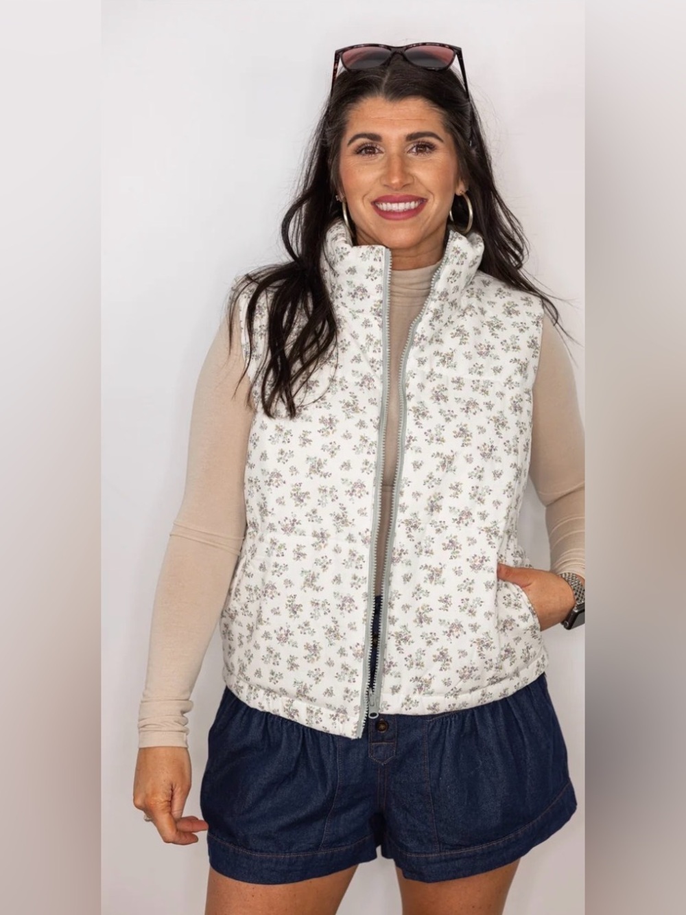 Blu Pepper Cream Floral Quilted Vest with Green Trim. NWT size medium